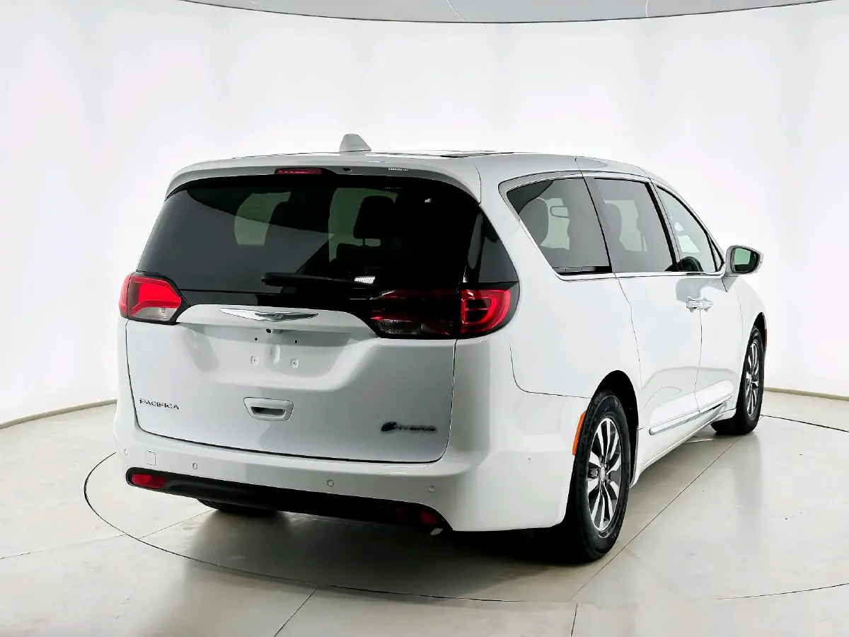 2018 Chrysler Pacifica 3.6L 245HP V6 E-CVT PHEV 16KWH,autocango,china used car exporter,china ev exporter,chinese used car exporter,chinese used ev exporter
