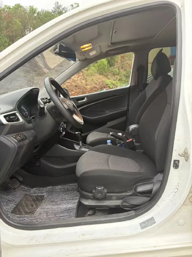 2017 Hyundai Reina 1.4L 95HP L4 4AT,autocango,china used car exporter,china ev exporter,chinese used car exporter,chinese used ev exporter