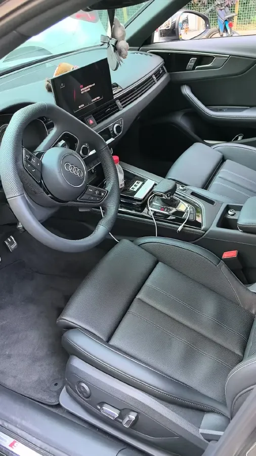 2024 Audi A4L 2.0T 190HP L4 7DCT,autocango,china used car exporter,china ev exporter,chinese used car exporter,chinese used ev exporter