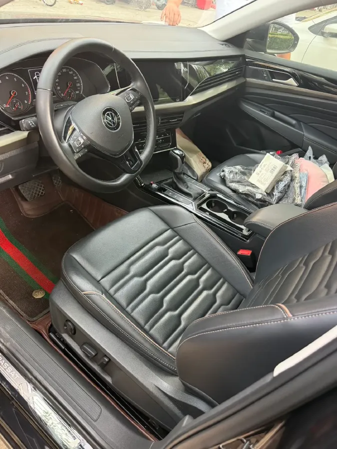 2021 Volkswagen Passat 2.0T 186HP L4 7DCT,autocango,china used car exporter,china ev exporter,chinese used car exporter,chinese used ev exporter