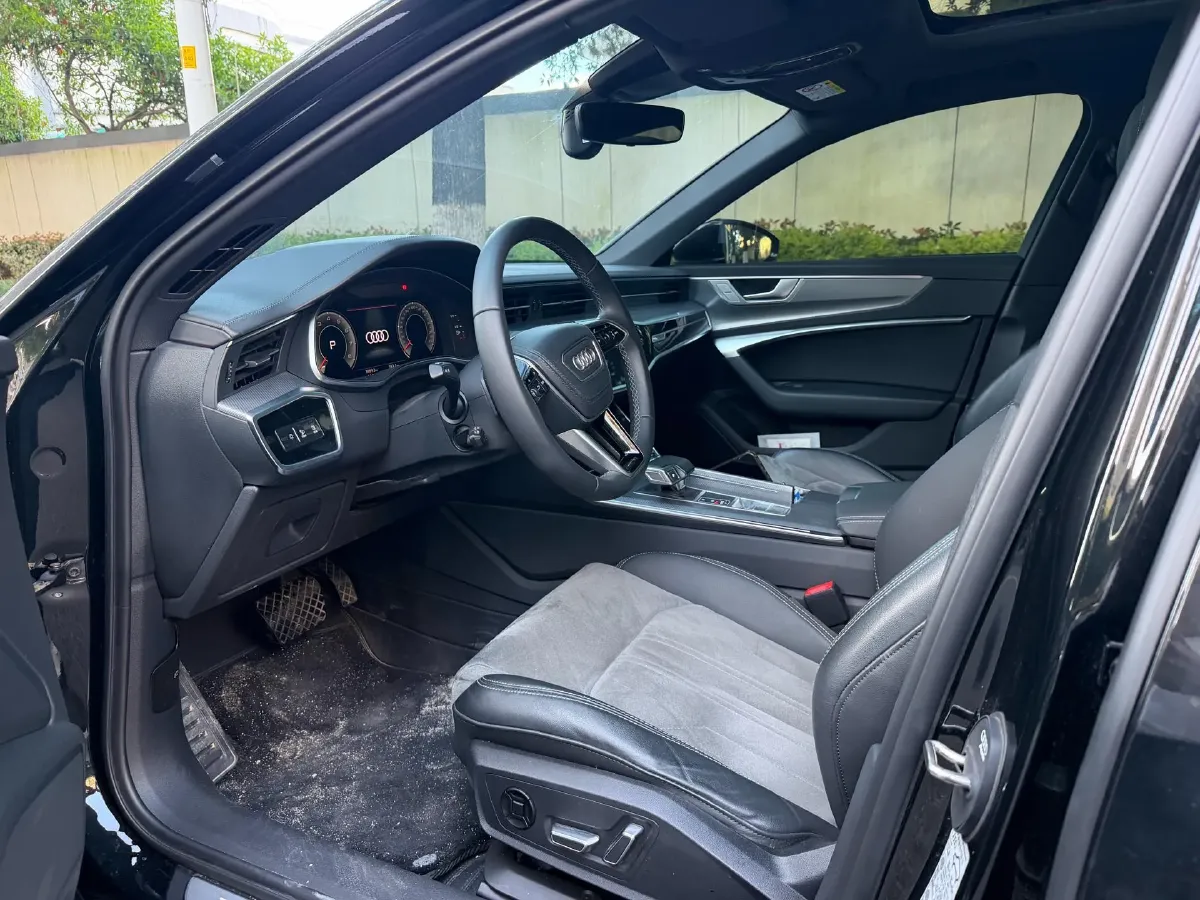 2024 Audi A6L 2.0T 190HP L4 7DCT,autocango,china used car exporter,china ev exporter,chinese used car exporter,chinese used ev exporter