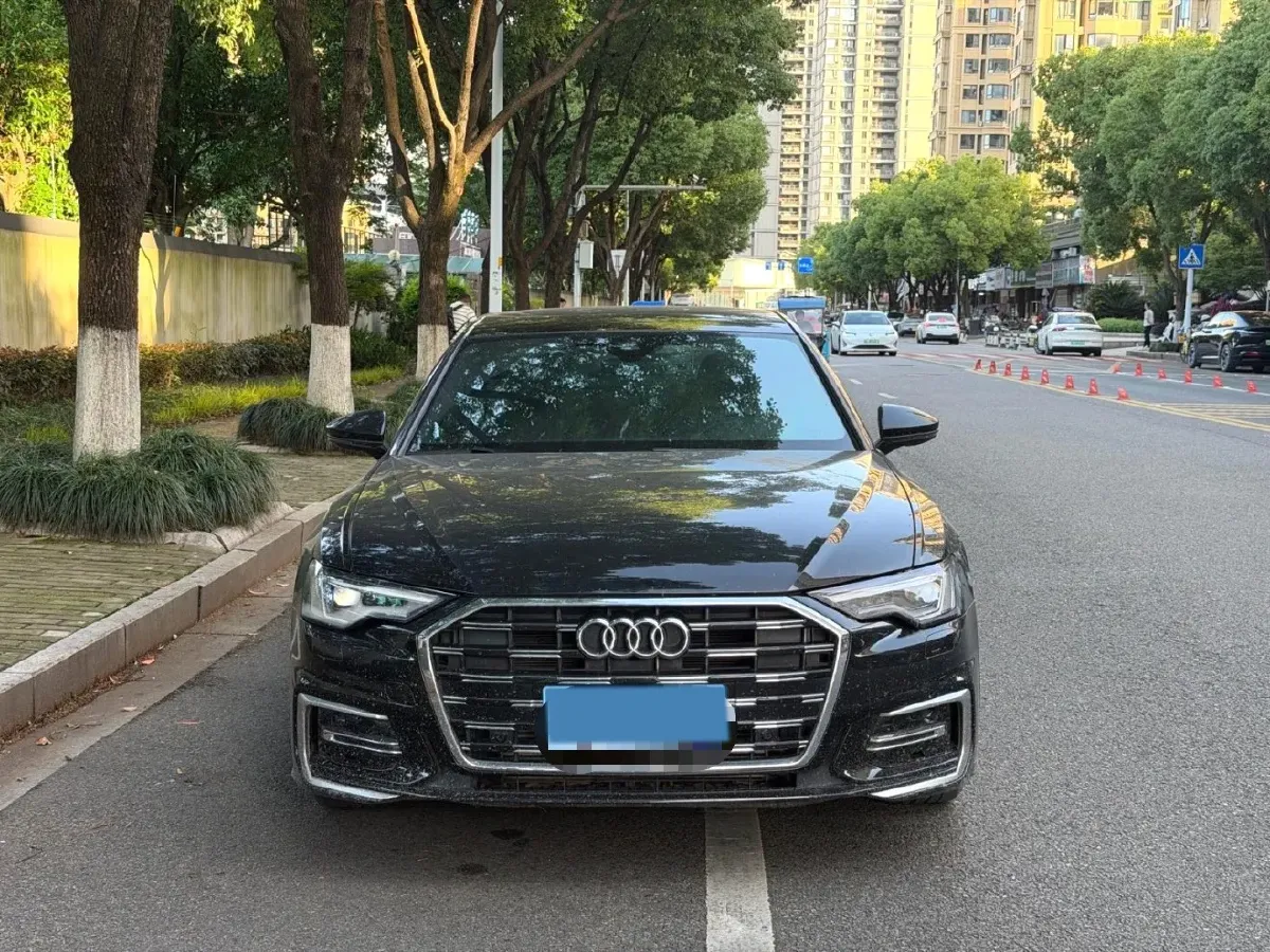 2024 Audi A6L 2.0T 190HP L4 7DCT,autocango,china used car exporter,china ev exporter,chinese used car exporter,chinese used ev exporter