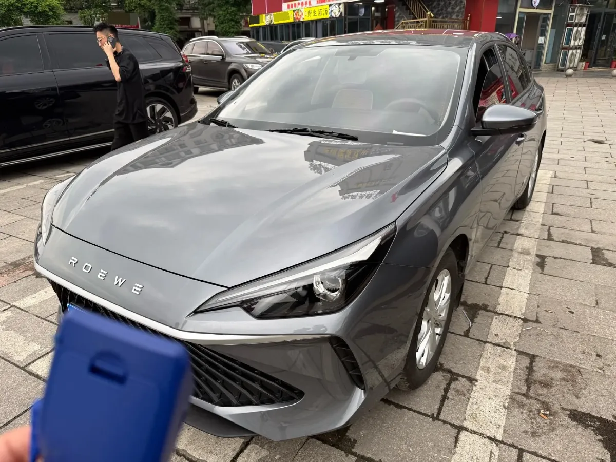 2023 Roewe i5 1.5L 129HP L4 5MT,autocango,china used car exporter,china ev exporter,chinese used car exporter,chinese used ev exporter
