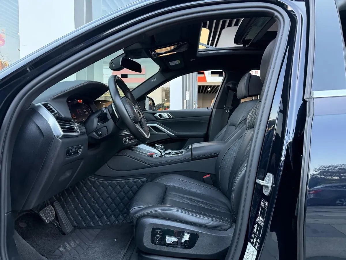 2022 BMW X6 3.0T 340HP L6 8AT,autocango,china used car exporter,china ev exporter,chinese used car exporter,chinese used ev exporter