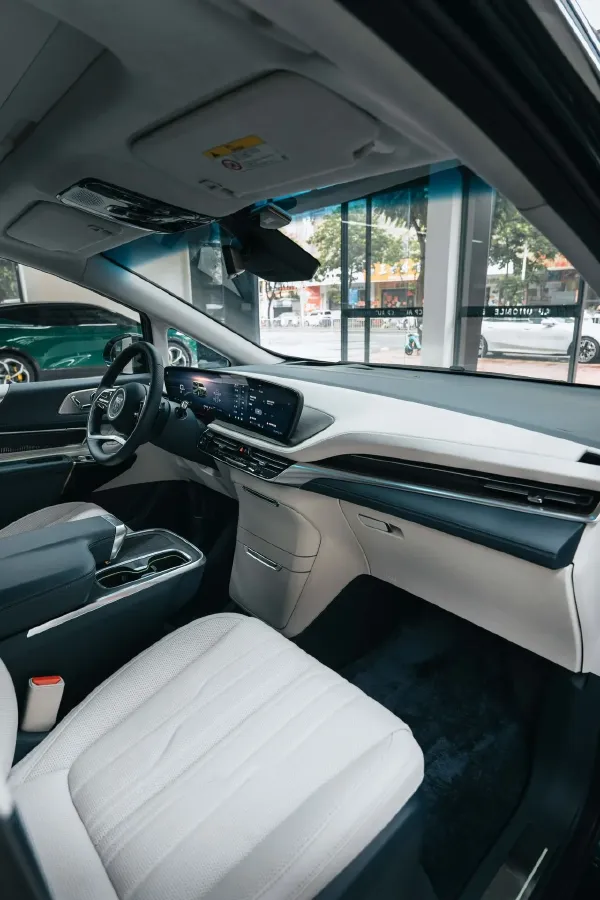 2023 Buick Century 2.0T 237HP L4 9AT,autocango,china used car exporter,china ev exporter,chinese used car exporter,chinese used ev exporter