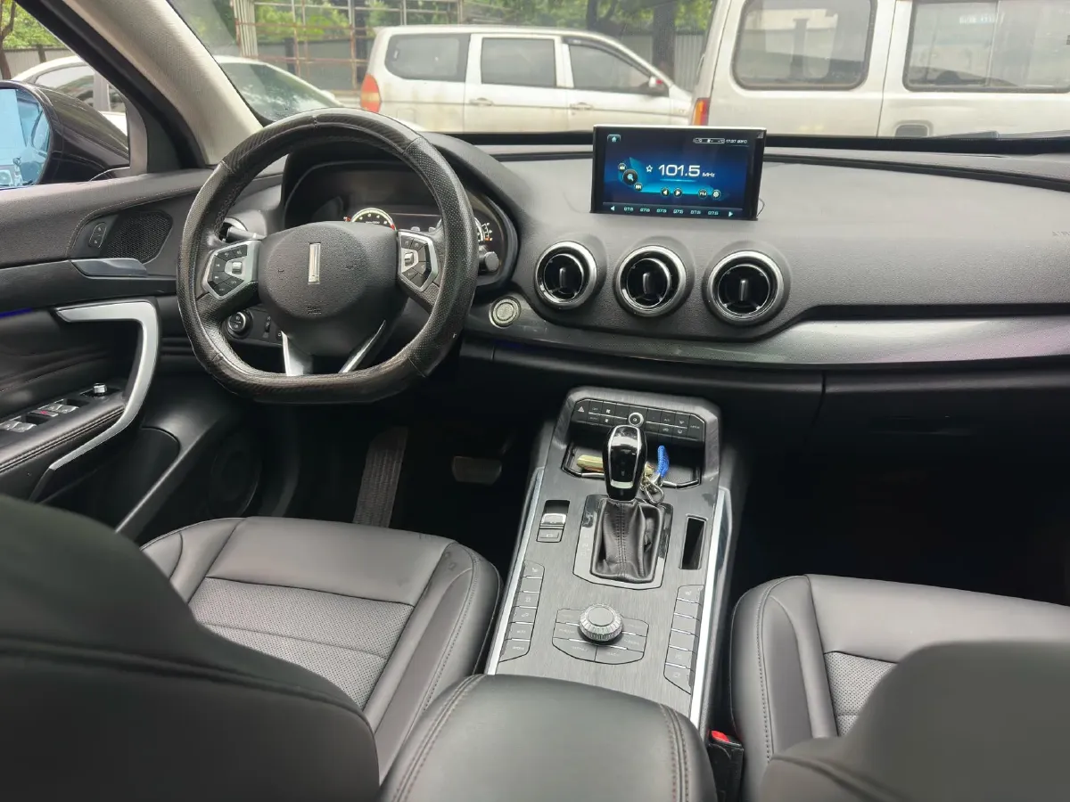 2017 WEY VV7 2.0T 234HP L4 7DCT,autocango,china used car exporter,china ev exporter,chinese used car exporter,chinese used ev exporter