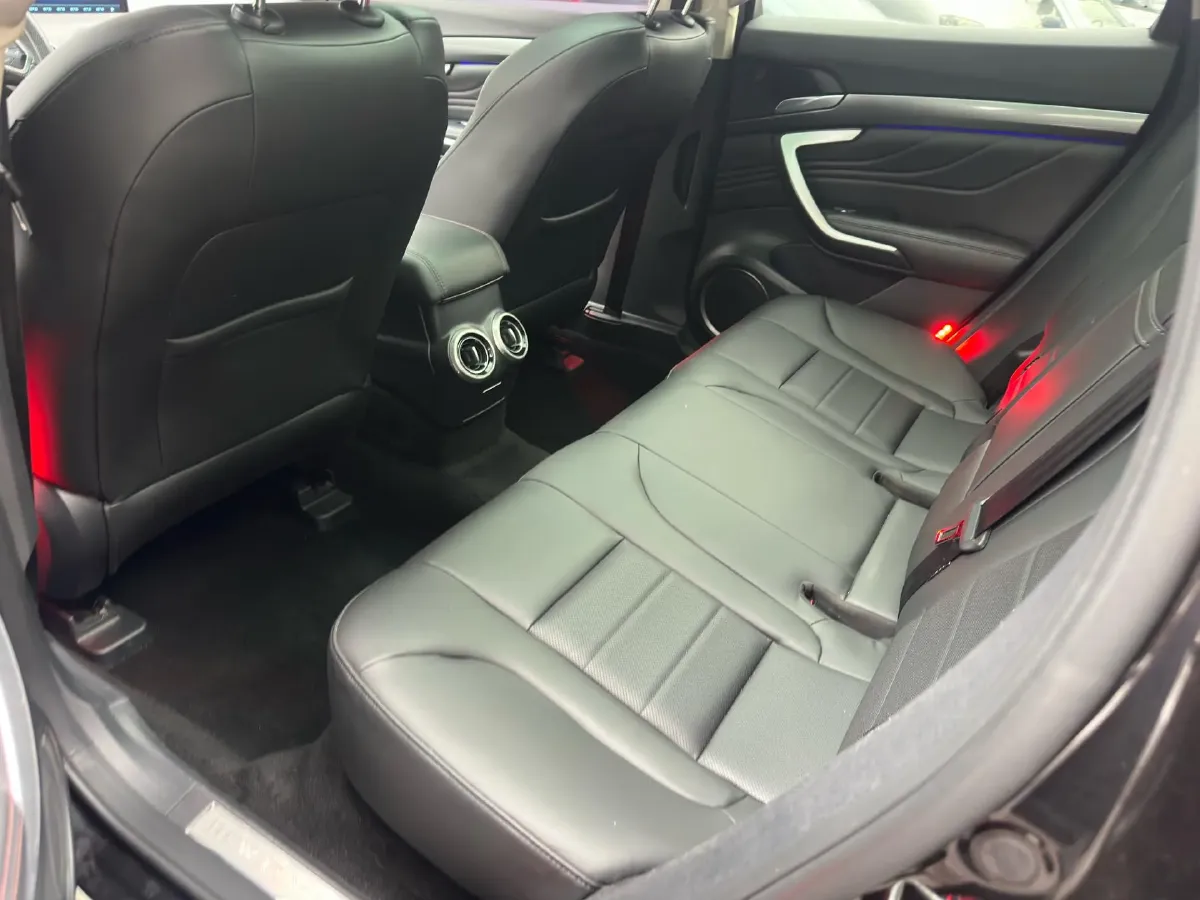 2017 WEY VV7 2.0T 234HP L4 7DCT,autocango,china used car exporter,china ev exporter,chinese used car exporter,chinese used ev exporter