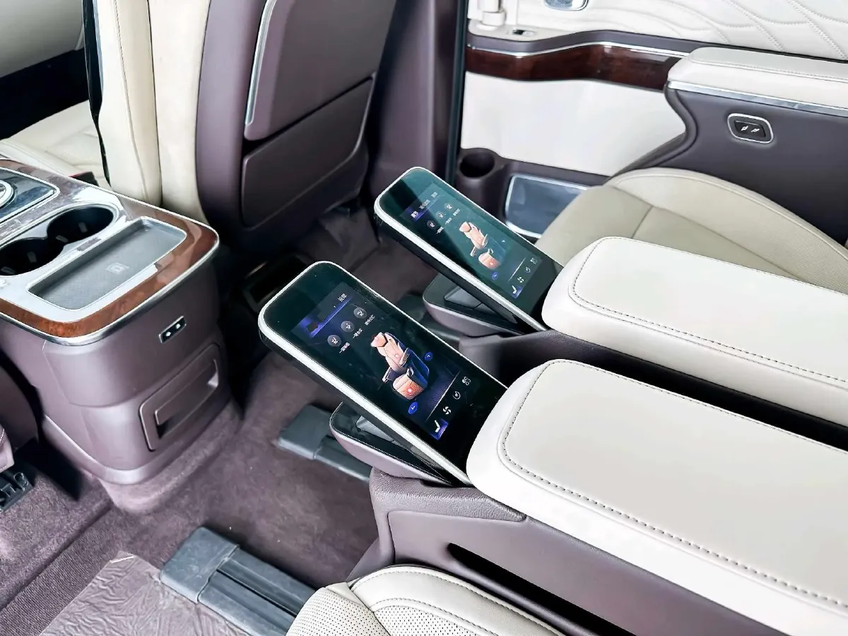 2023 HongQi HQ9 2.0T 252HP L4 8AT,autocango,china used car exporter,china ev exporter,chinese used car exporter,chinese used ev exporter
