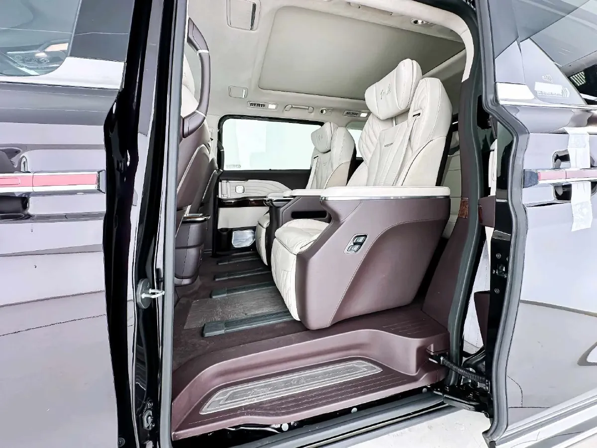 2023 HongQi HQ9 2.0T 252HP L4 8AT,autocango,china used car exporter,china ev exporter,chinese used car exporter,chinese used ev exporter
