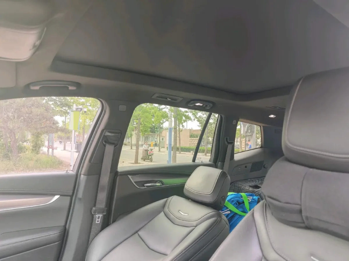 2021 Cadillac XT6 2.0T 237HP L4 9AT,autocango,china used car exporter,china ev exporter,chinese used car exporter,chinese used ev exporter