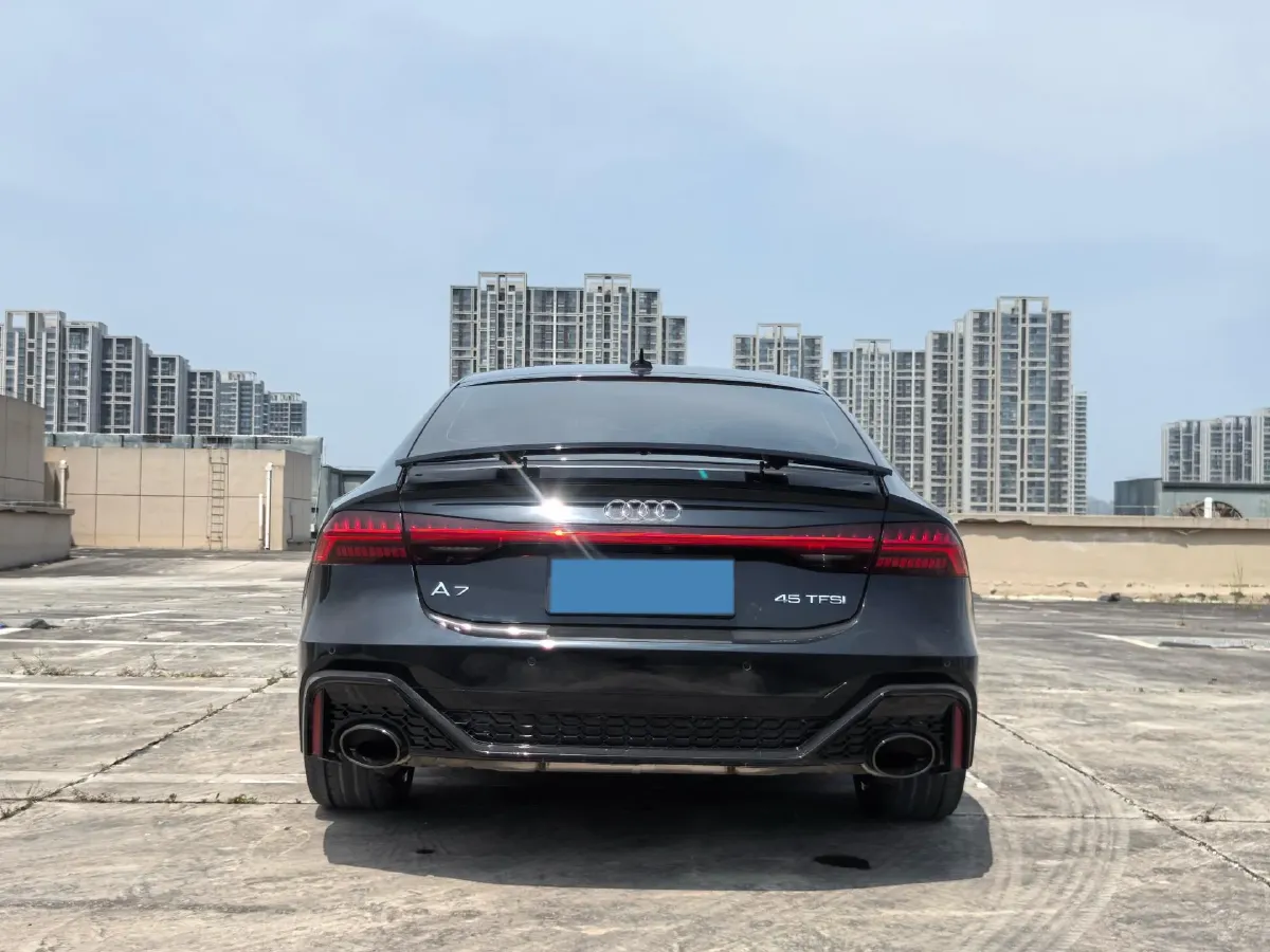 2022 Audi A7 2.0T 245HP L4 7DCT,autocango,china used car exporter,china ev exporter,chinese used car exporter,chinese used ev exporter
