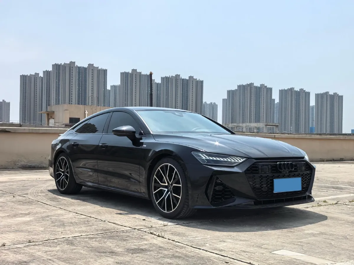 2022 Audi A7 2.0T 245HP L4 7DCT,autocango,china used car exporter,china ev exporter,chinese used car exporter,chinese used ev exporter