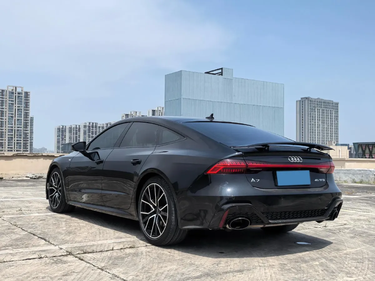 2022 Audi A7 2.0T 245HP L4 7DCT,autocango,china used car exporter,china ev exporter,chinese used car exporter,chinese used ev exporter