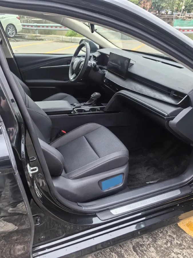 2026 Toyota Camry 2.0L 173HP L4 CVT,autocango,china used car exporter,china ev exporter,chinese used car exporter,chinese used ev exporter