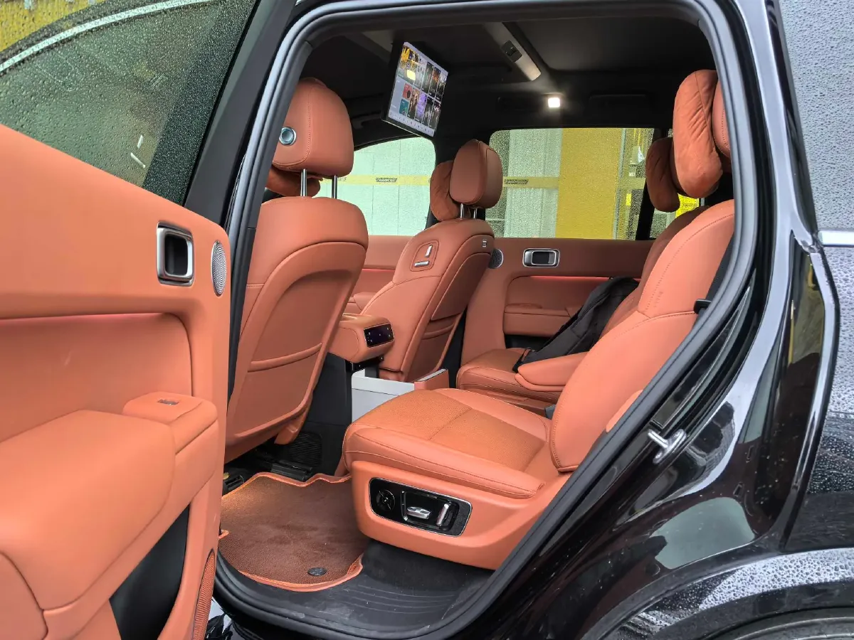 2024 Ford Bronco 2.3T 275HP L4 10AT,autocango,china used car exporter,china ev exporter,chinese used car exporter,chinese used ev exporter