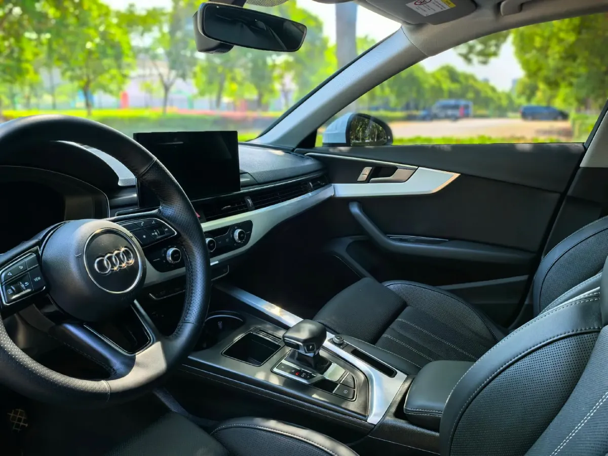 2024 Audi A4L 2.0T 190HP L4 7DCT,autocango,china used car exporter,china ev exporter,chinese used car exporter,chinese used ev exporter