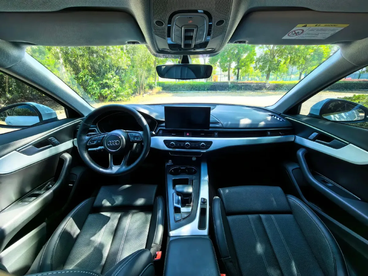 2024 Audi A4L 2.0T 190HP L4 7DCT,autocango,china used car exporter,china ev exporter,chinese used car exporter,chinese used ev exporter