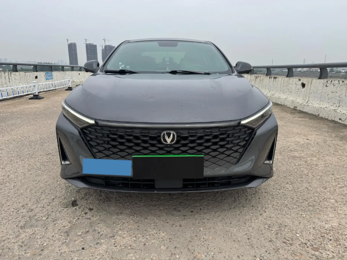 2023 ChangAn Raeton Plus 1.5T 188HP L4 7DCT,autocango,china used car exporter,china ev exporter,chinese used car exporter,chinese used ev exporter