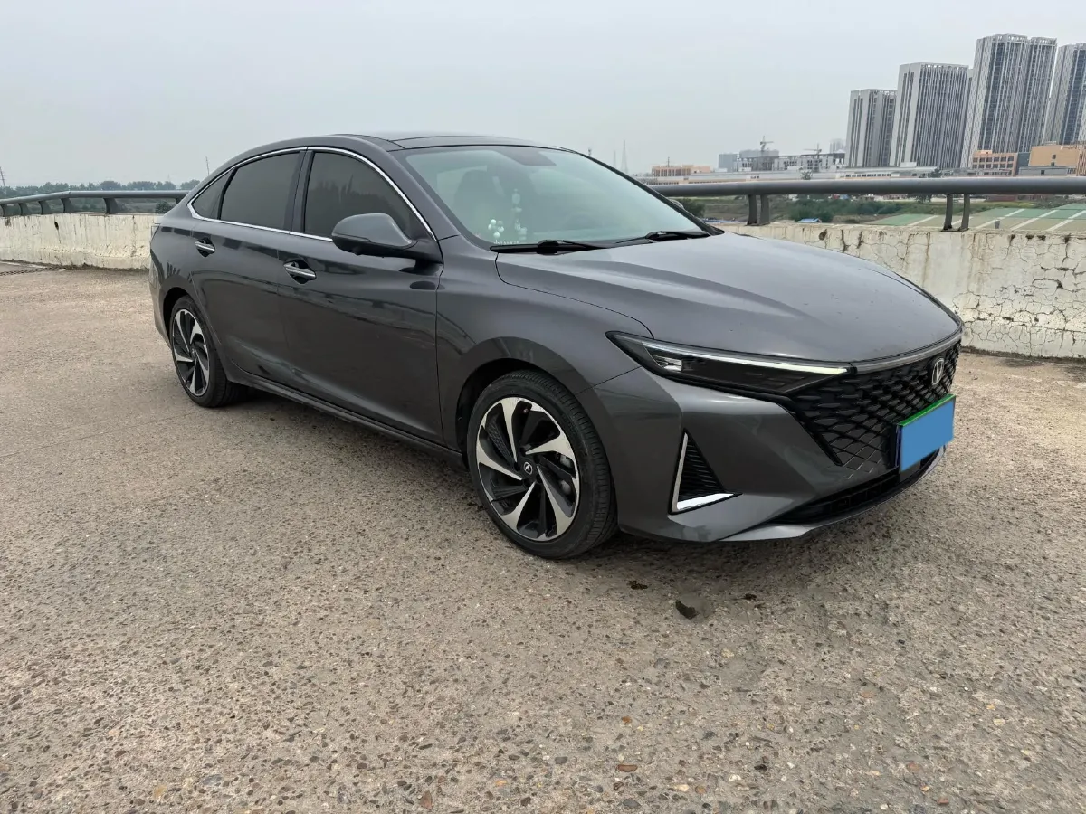 2023 ChangAn Raeton Plus 1.5T 188HP L4 7DCT,autocango,china used car exporter,china ev exporter,chinese used car exporter,chinese used ev exporter