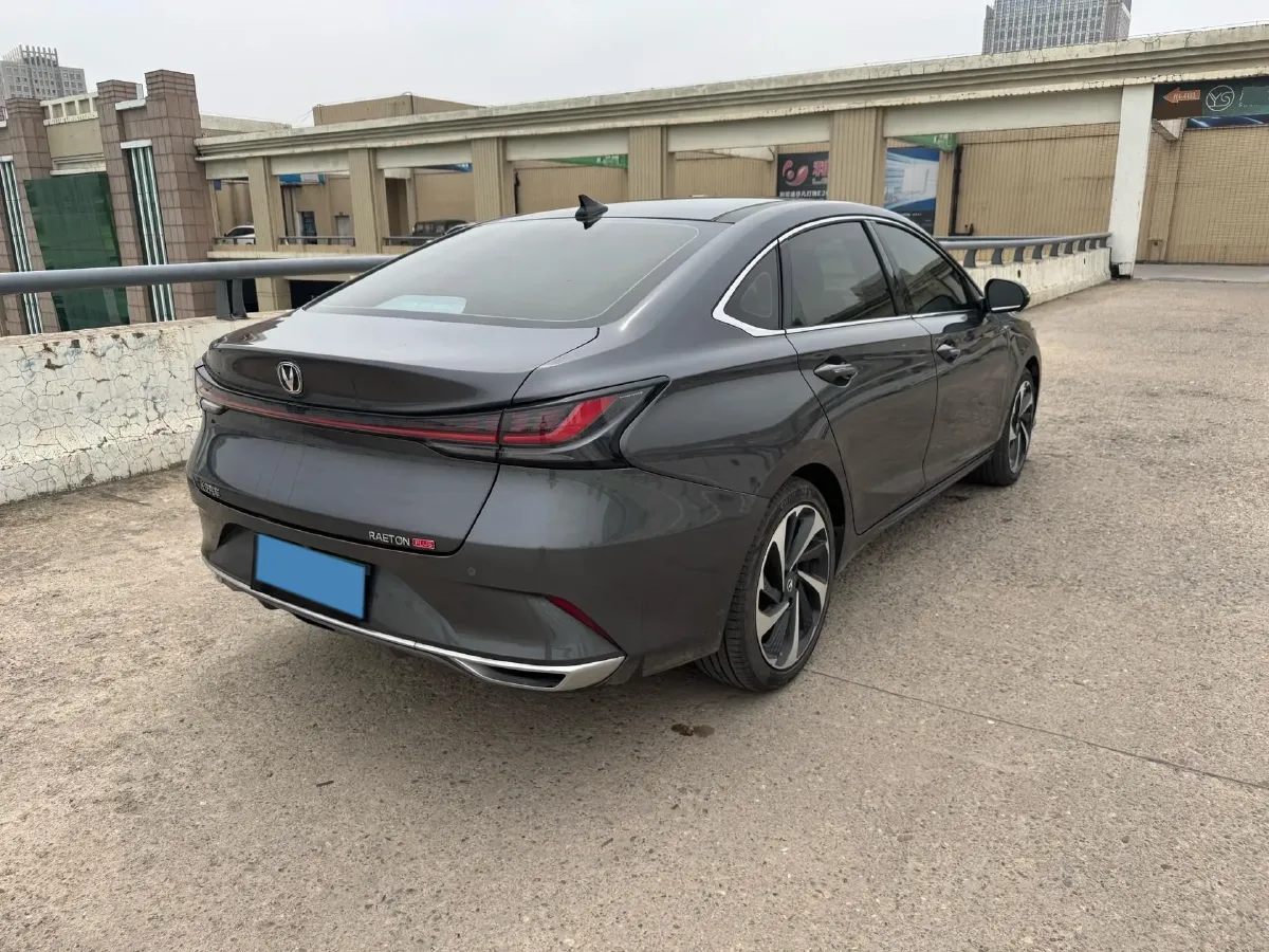 2023 ChangAn Raeton Plus 1.5T 188HP L4 7DCT,autocango,china used car exporter,china ev exporter,chinese used car exporter,chinese used ev exporter