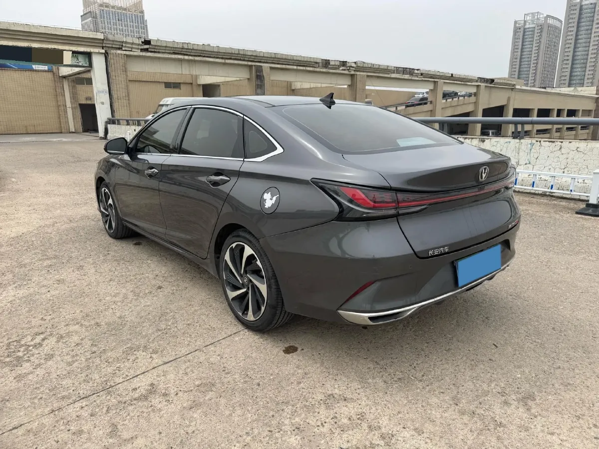 2023 ChangAn Raeton Plus 1.5T 188HP L4 7DCT,autocango,china used car exporter,china ev exporter,chinese used car exporter,chinese used ev exporter