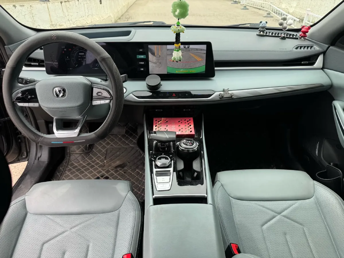 2023 ChangAn Raeton Plus 1.5T 188HP L4 7DCT,autocango,china used car exporter,china ev exporter,chinese used car exporter,chinese used ev exporter