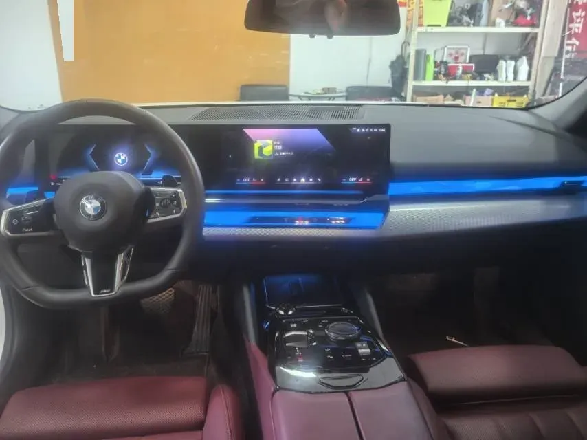 2024 BMW 5 Series 2.0T 190HP L4 8AT,autocango,china used car exporter,china ev exporter,chinese used car exporter,chinese used ev exporter