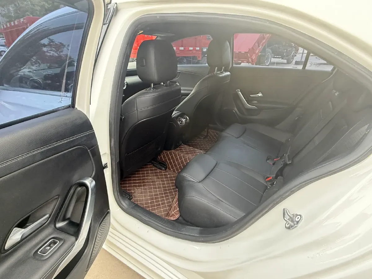 2020 Mercedes-Benz A Class 1.3T 163HP L4 7DCT,autocango,china used car exporter,china ev exporter,chinese used car exporter,chinese used ev exporter