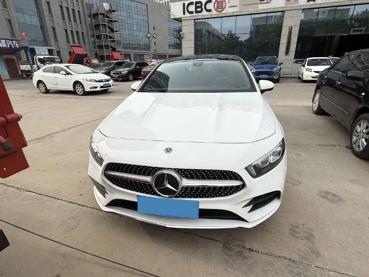 2020 Mercedes-Benz A Class 1.3T 163HP L4 7DCT,autocango,china used car exporter,china ev exporter,chinese used car exporter,chinese used ev exporter
