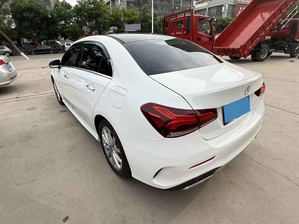 2020 Mercedes-Benz A Class 1.3T 163HP L4 7DCT,autocango,china used car exporter,china ev exporter,chinese used car exporter,chinese used ev exporter