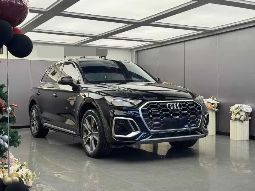 2022 Audi Q5L 2.0T 252HP L4 7DCT,autocango,china used car exporter,china ev exporter,chinese used car exporter,chinese used ev exporter