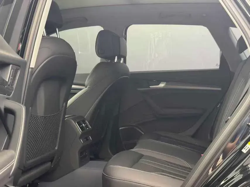 2022 Audi Q5L 2.0T 252HP L4 7DCT,autocango,china used car exporter,china ev exporter,chinese used car exporter,chinese used ev exporter