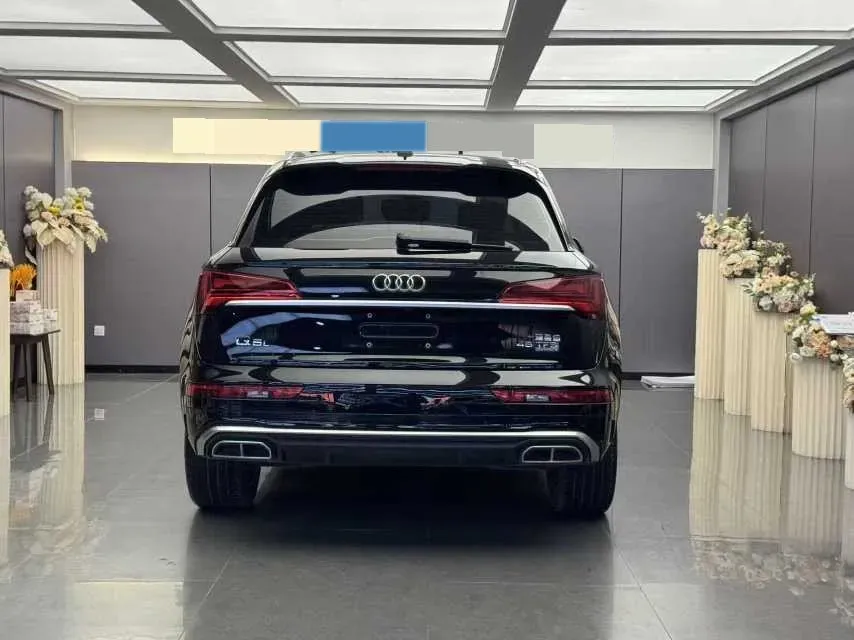2022 Audi Q5L 2.0T 252HP L4 7DCT,autocango,china used car exporter,china ev exporter,chinese used car exporter,chinese used ev exporter