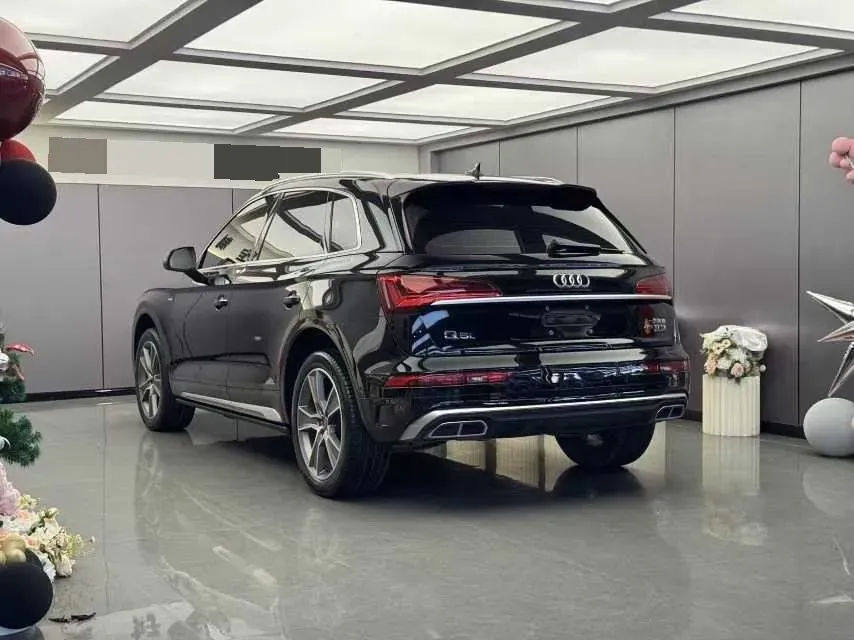 2022 Audi Q5L 2.0T 252HP L4 7DCT,autocango,china used car exporter,china ev exporter,chinese used car exporter,chinese used ev exporter