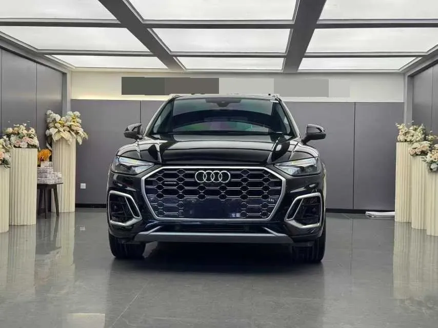 2022 Audi Q5L 2.0T 252HP L4 7DCT,autocango,china used car exporter,china ev exporter,chinese used car exporter,chinese used ev exporter