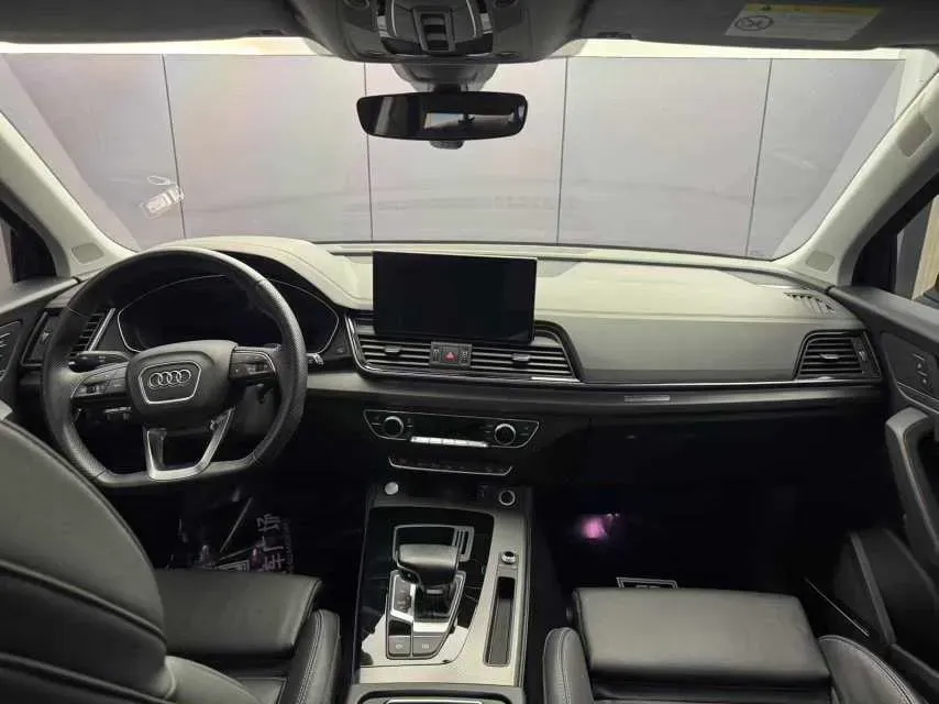 2022 Audi Q5L 2.0T 252HP L4 7DCT,autocango,china used car exporter,china ev exporter,chinese used car exporter,chinese used ev exporter
