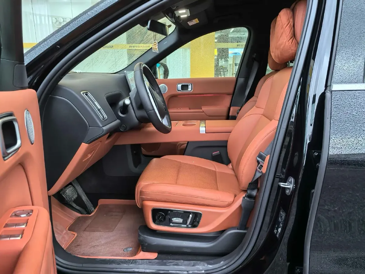 2024 Ford Bronco 2.3T 275HP L4 10AT,autocango,china used car exporter,china ev exporter,chinese used car exporter,chinese used ev exporter