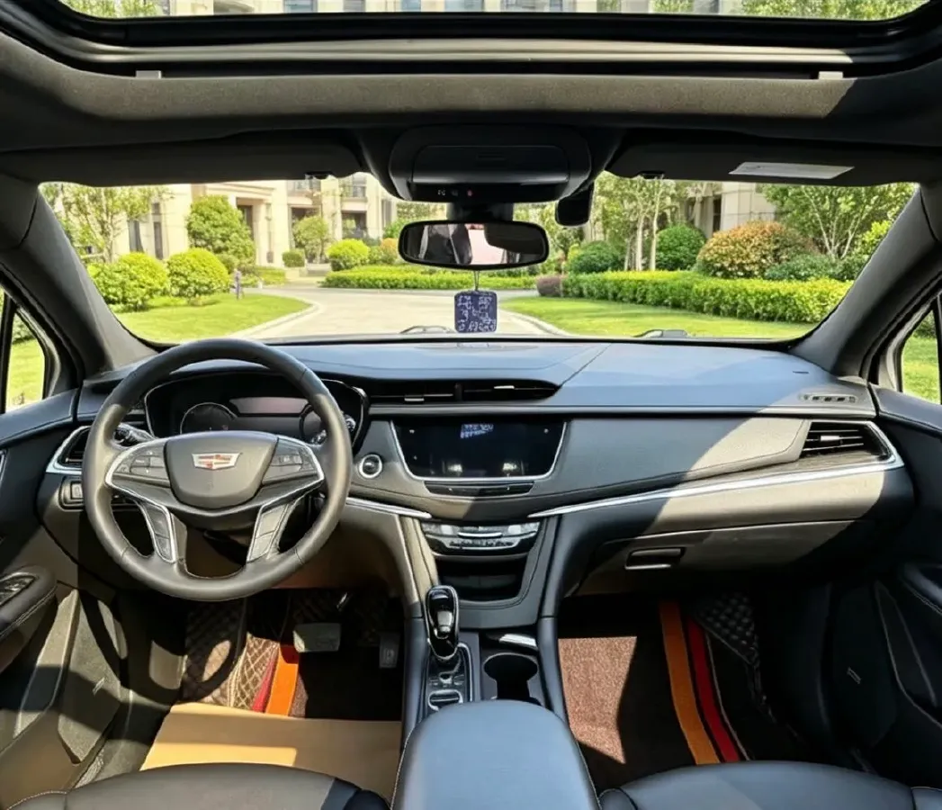 2022 Cadillac XT5 2.0T 237HP L4 9AT,autocango,china used car exporter,china ev exporter,chinese used car exporter,chinese used ev exporter