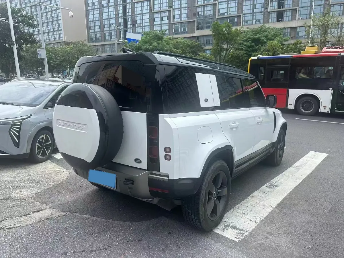 2024 Land Rover Defender 3.0T 400HP L6 8AT,autocango,china used car exporter,china ev exporter,chinese used car exporter,chinese used ev exporter