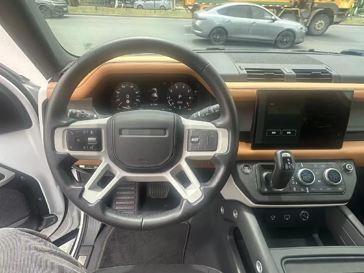 2024 Land Rover Defender 3.0T 400HP L6 8AT,autocango,china used car exporter,china ev exporter,chinese used car exporter,chinese used ev exporter