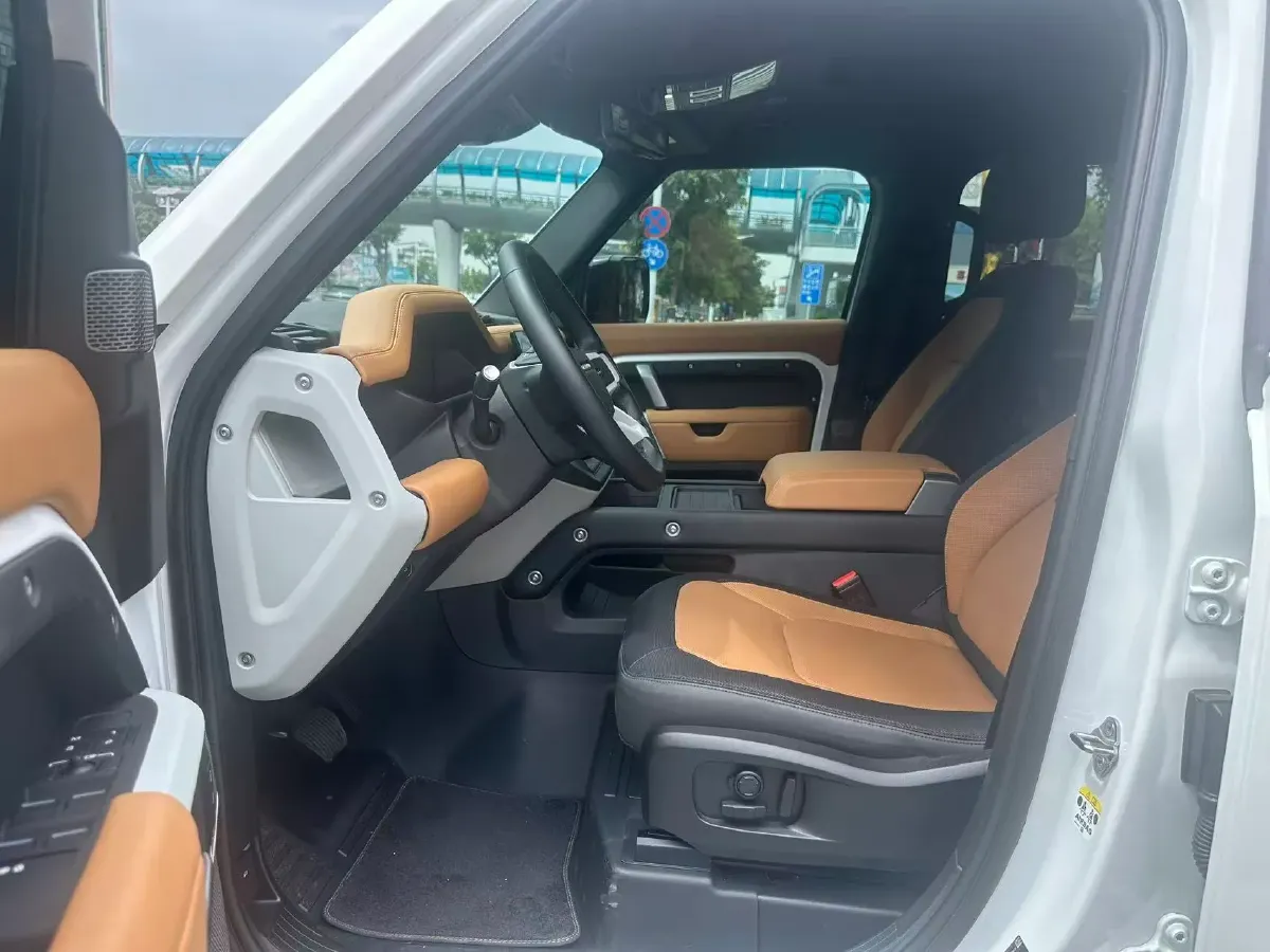 2024 Land Rover Defender 3.0T 400HP L6 8AT,autocango,china used car exporter,china ev exporter,chinese used car exporter,chinese used ev exporter