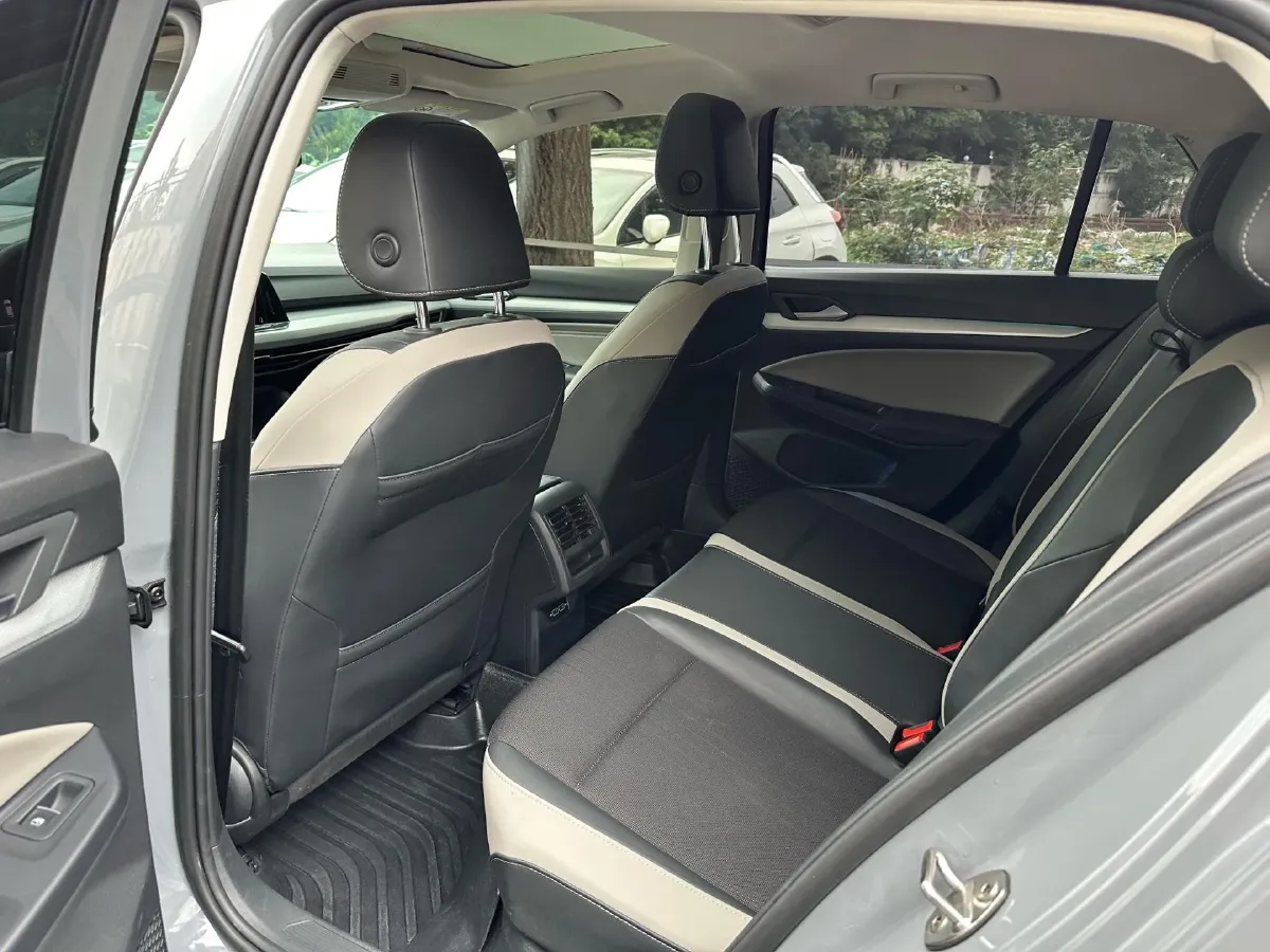 2023 Volkswagen Golf 1.4T 150HP L4 7DCT,autocango,china used car exporter,china ev exporter,chinese used car exporter,chinese used ev exporter