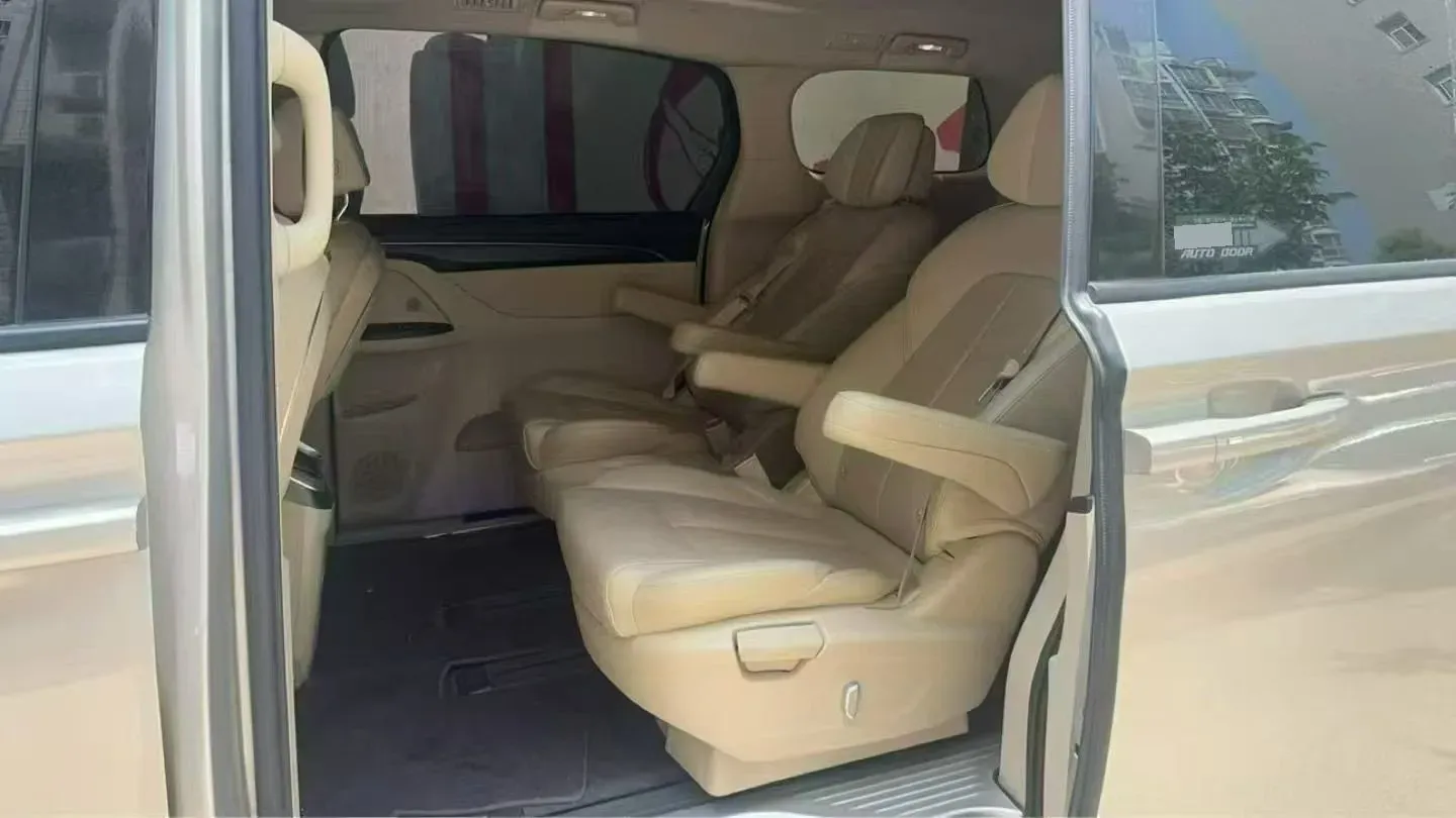 2023 Buick GL8 2.0T 237HP L4 9AT,autocango,china used car exporter,china ev exporter,chinese used car exporter,chinese used ev exporter