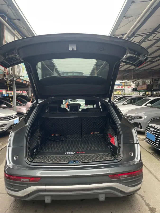 2021 Audi Q5L Sportback 2.0T 190HP L4 7DCT,autocango,china used car exporter,china ev exporter,chinese used car exporter,chinese used ev exporter