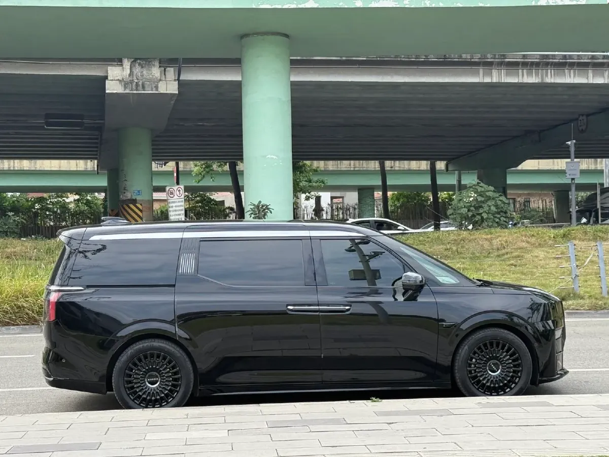 2022 Zeekr 009 BEV 140KWH,autocango,china used car exporter,china ev exporter,chinese used car exporter,chinese used ev exporter
