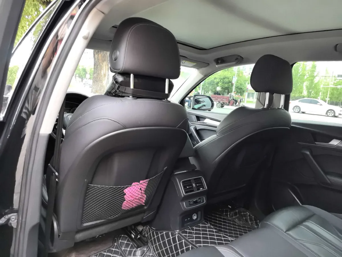 2021 Audi Q5L Sportback 2.0T 190HP L4 7DCT,autocango,china used car exporter,china ev exporter,chinese used car exporter,chinese used ev exporter