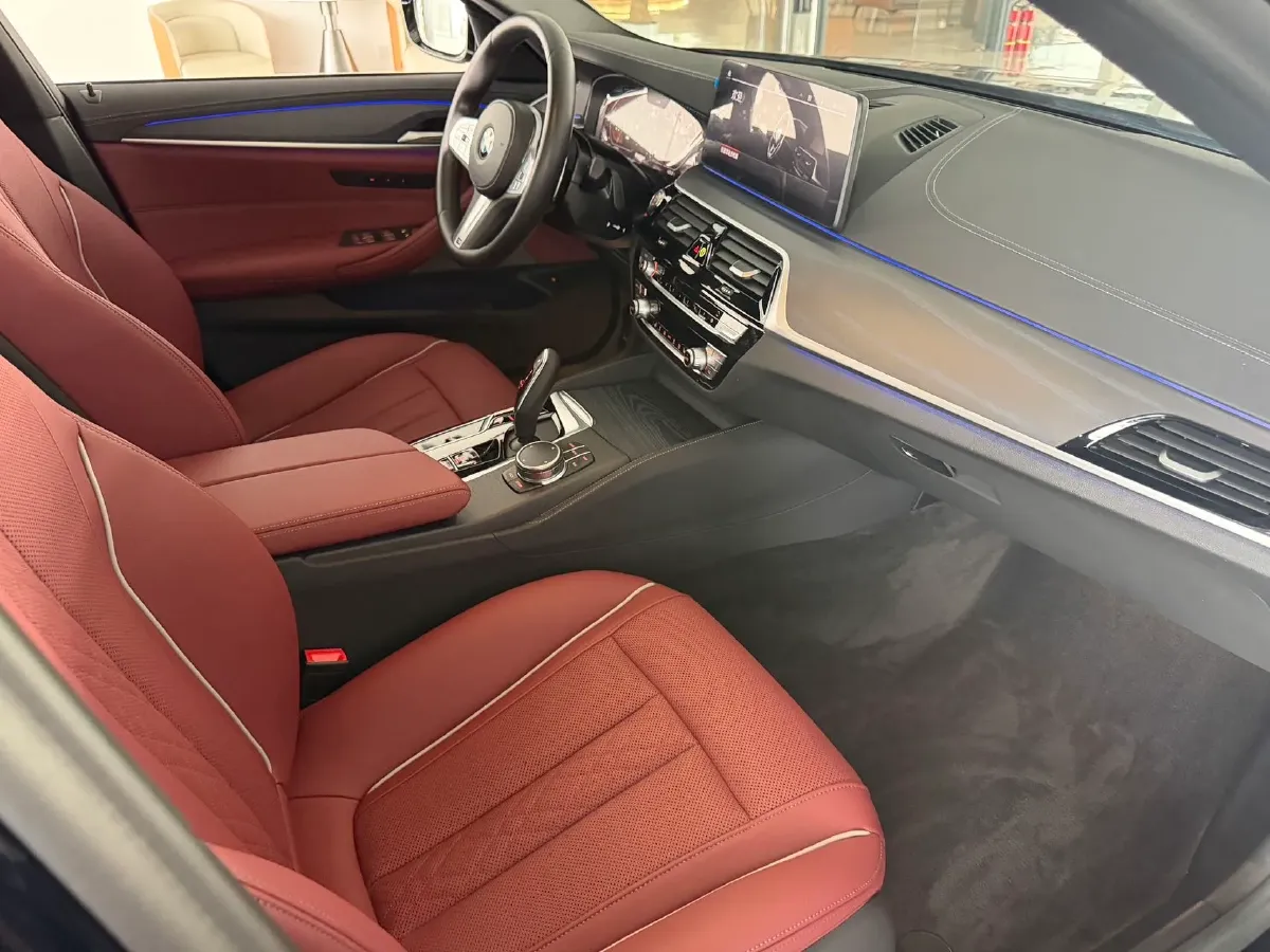 2023 BMW 5 Series 2.0T 245HP L4 8AT,autocango,china used car exporter,china ev exporter,chinese used car exporter,chinese used ev exporter
