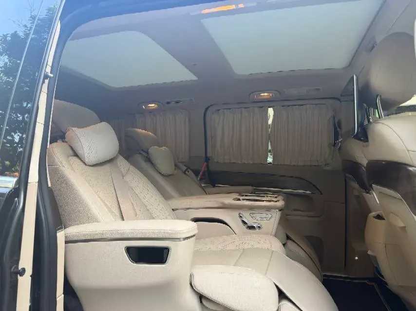 2020 Mercedes-Benz V Class 2.0T 211HP L4 9AT,autocango,china used car exporter,china ev exporter,chinese used car exporter,chinese used ev exporter