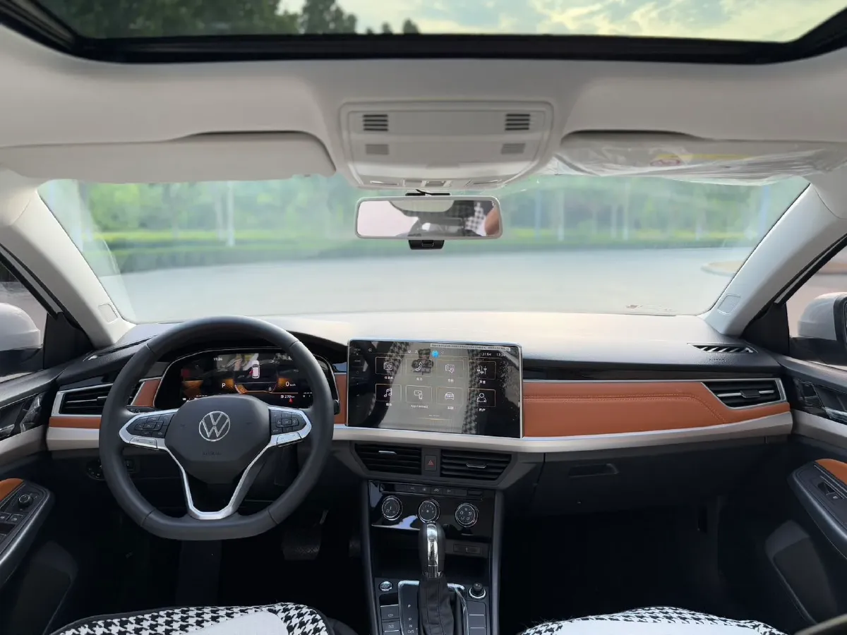 2023 Volkswagen Bora 1.2T 116HP L4 7DCT,autocango,china used car exporter,china ev exporter,chinese used car exporter,chinese used ev exporter