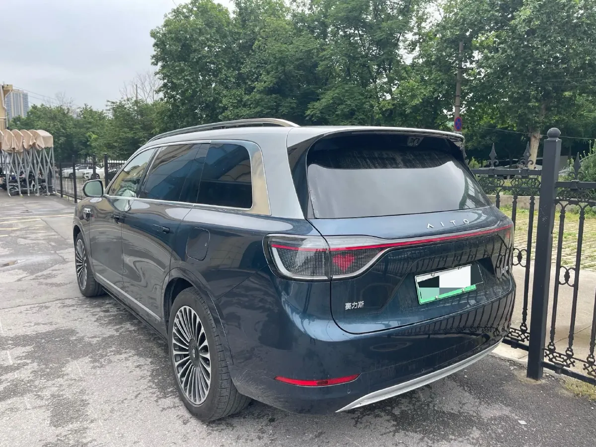 2025 AITO AITO M9 REEV 160HP REEV 52KWH,autocango,china used car exporter,china ev exporter,chinese used car exporter,chinese used ev exporter